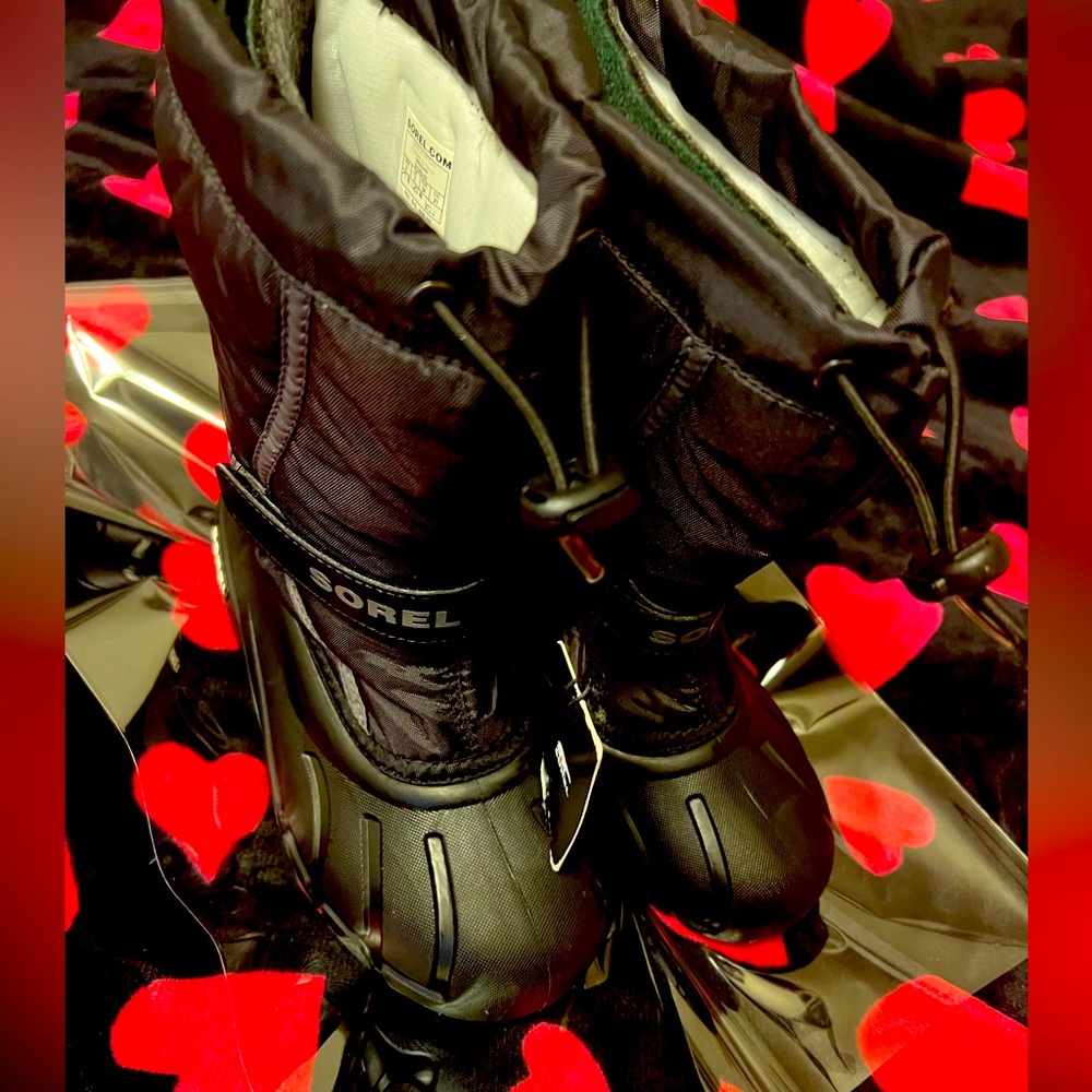 Sorel Youth Whitney II Snow Boots Lightweight & Waterproof  black Youth size 3